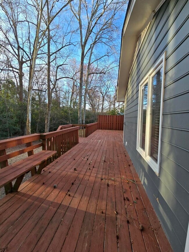 Building Photo - 740 Marigold St