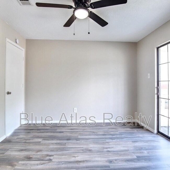 Building Photo - 2300 Indigo Ln
