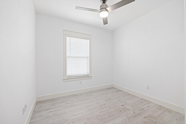 Building Photo - 2817 Avenue Q