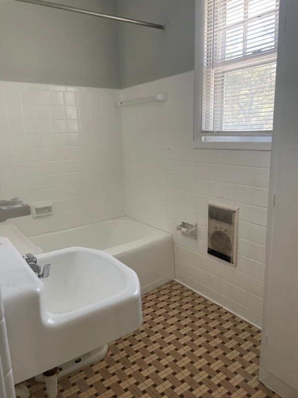 Building Photo - 100 E Stewart Rd