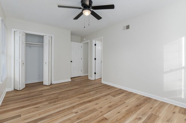 Building Photo - Newly renovated unit close to I-77 and I-20
