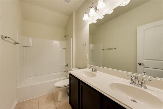 Building Photo - 6812 Lighthouse Ln