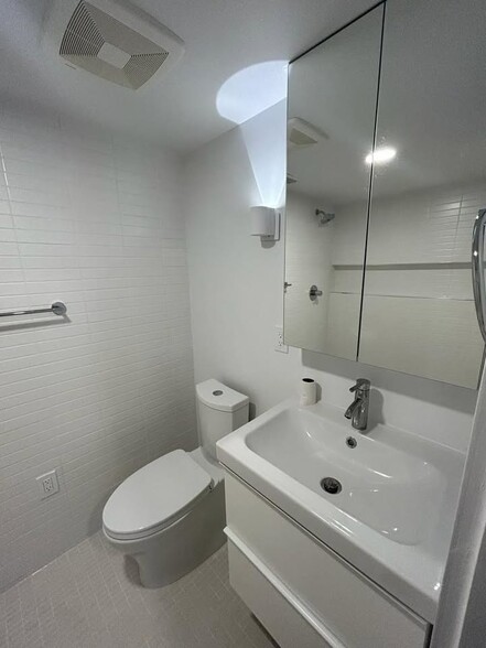 Bathroom - 5517 41st St NW