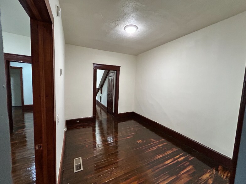 Building Photo - 212-214 S Front St