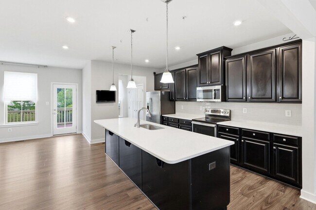 Building Photo - 5714 Richmanor Terrace