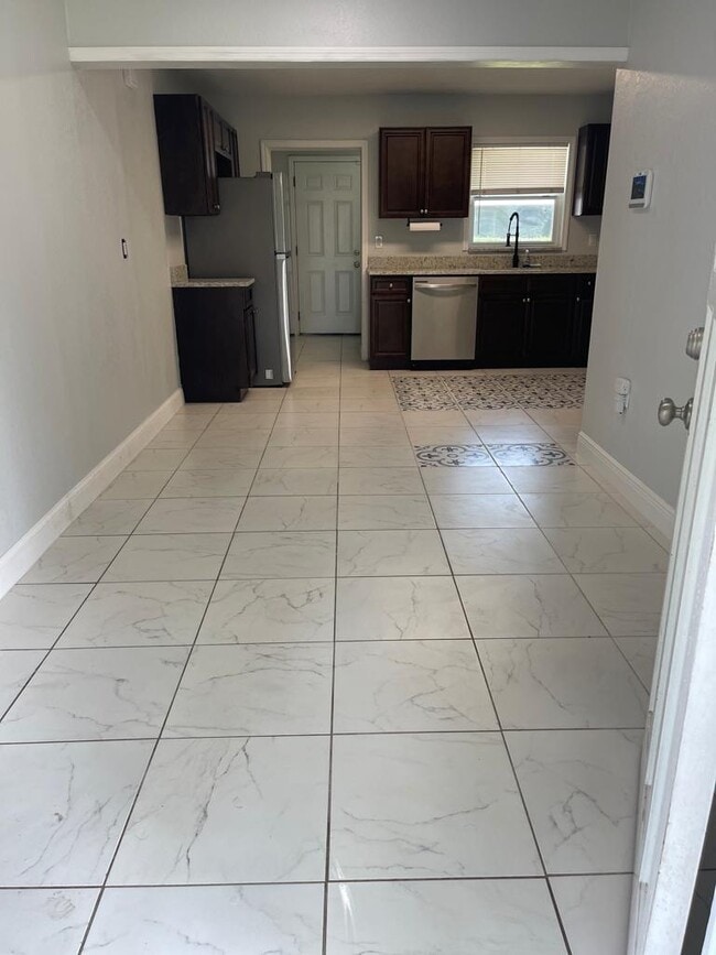 Building Photo - 2410 Avenue C NW