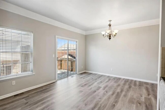 Building Photo - 2200 Landing Walk Dr