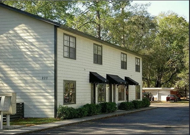 Building Photo - 3545 Cypress St