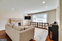 Building Photo - 7606 Jervis St