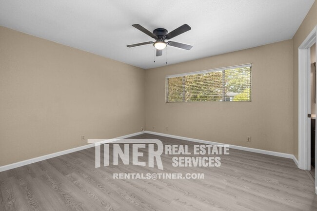 Building Photo - Darling 3 Bedroom Near Downtown - Location...