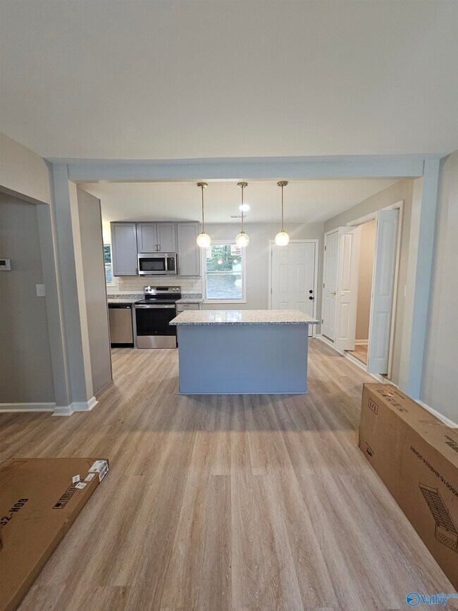 Building Photo - 3210 Delia Ln NW