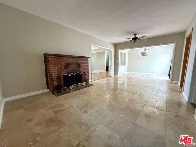 Building Photo - 14409 Hatteras St