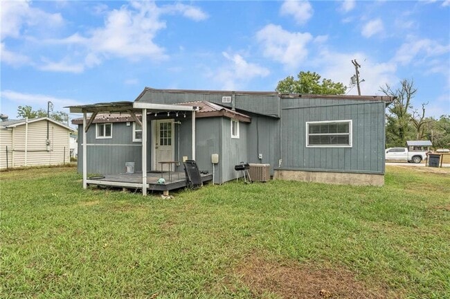 Building Photo - 301 Melton Dr