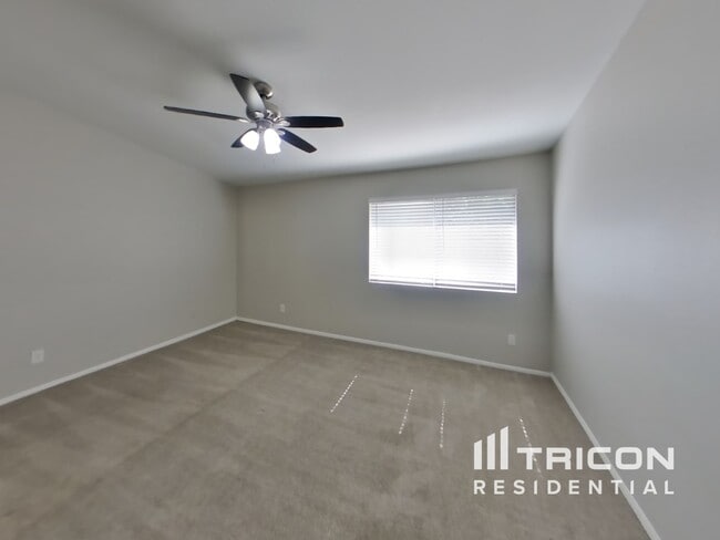 Building Photo - 4432 N 86th Dr