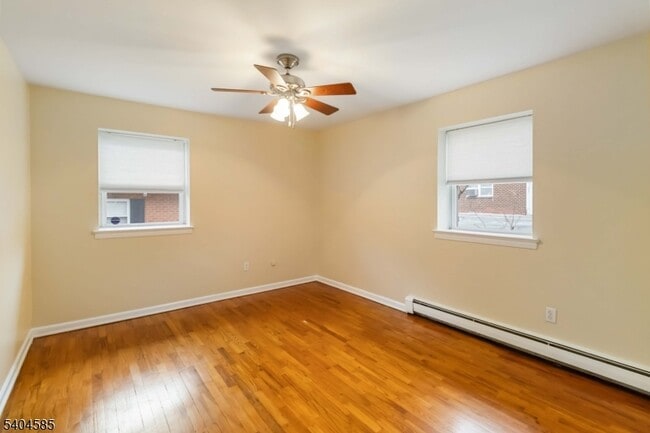 Building Photo - 25 River Rd