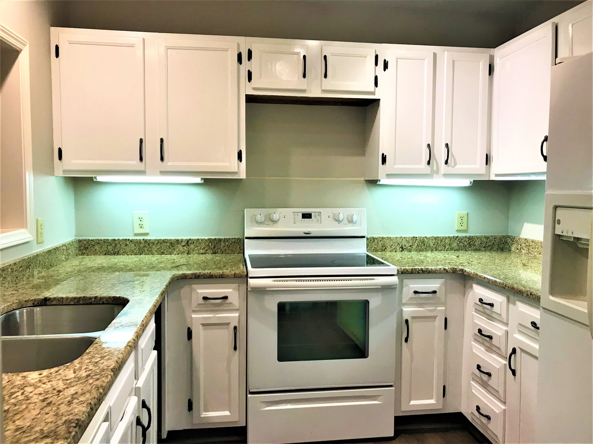 Kitchen Area 1 - 709 Abingdon Way NE