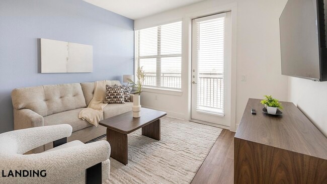 Building Photo - 108 N US Hwy 377