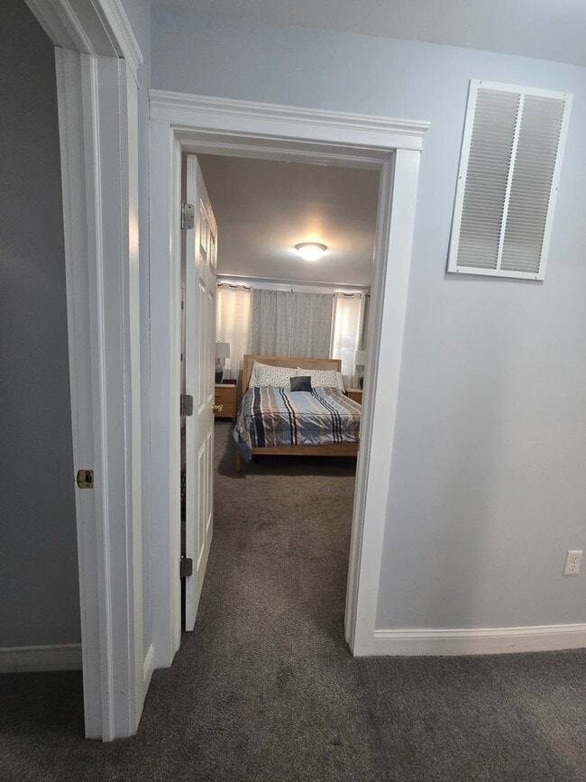 Building Photo - Spacious, meticulously renovated single family: 2-bedroom, 2 full bathroom & finished basement an...