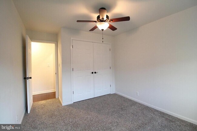 Building Photo - 102 Chesterfield Ln
