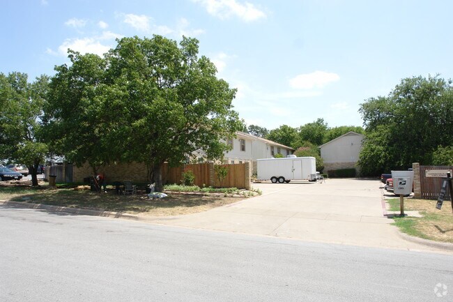Building Photo - Sappington Place Townhomes