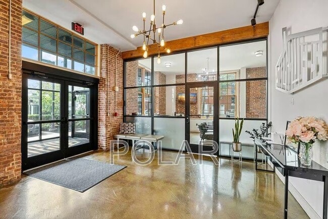 Building Photo - 154 Ave E