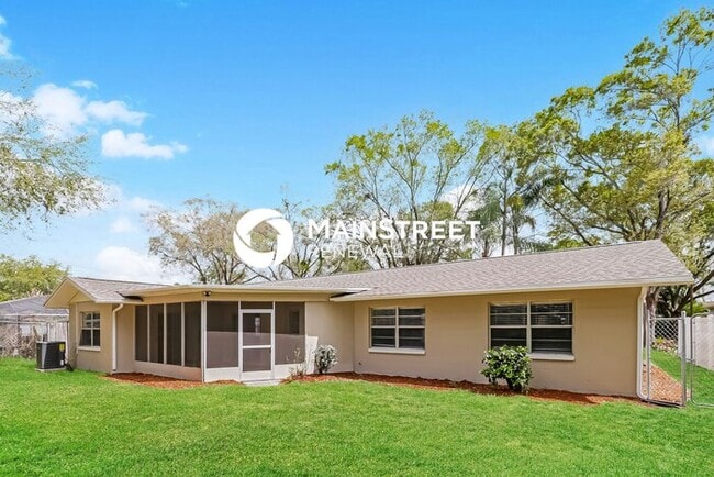 Building Photo - 3 Bedroom Pet-Friendly Home in Lutz, FL wi...
