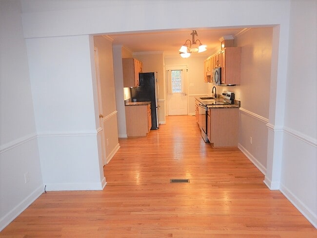 Building Photo - 6610 Lipscomb Dr