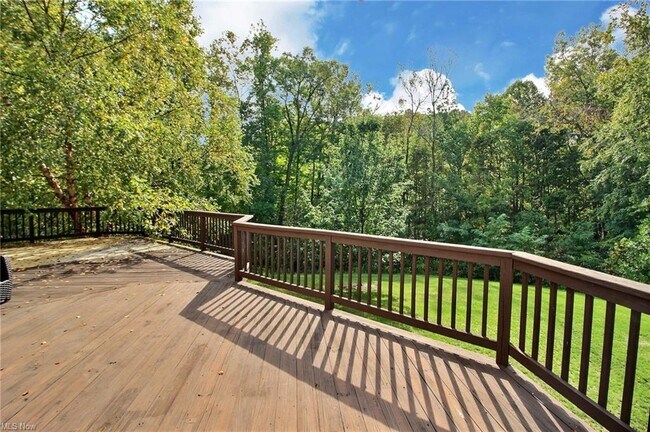 Building Photo - 40 Hamlet Ct