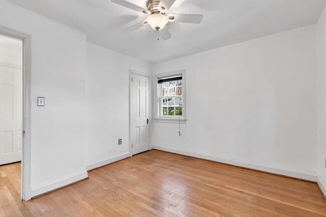 Building Photo - 1529 N Kenilworth St