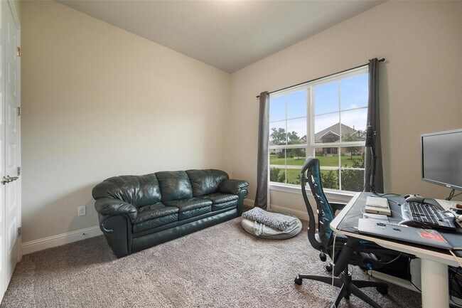 Building Photo - 127 Buteo St