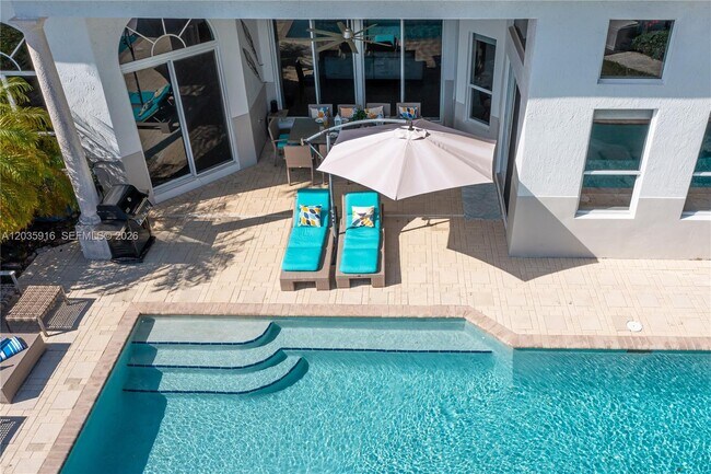Building Photo - 954 Sanibel Dr