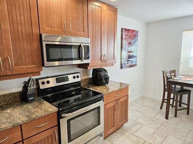 Building Photo - 6618 7th Ave Cir W