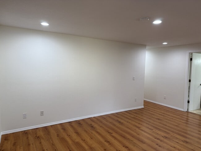 Building Photo - 13235 SW Barberry Dr