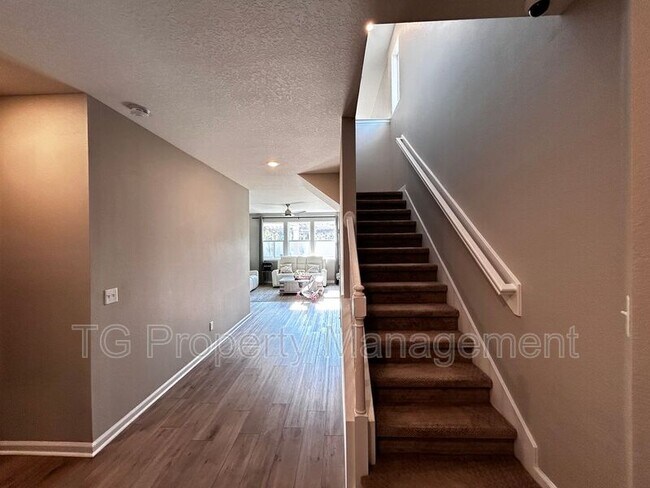 Building Photo - 94 Stonecrest Dr