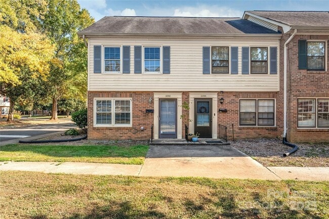 Building Photo - 4736 Old Lantern Way