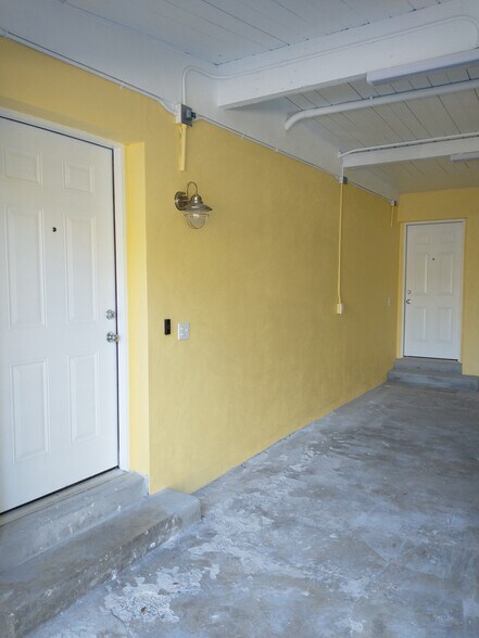 Building Photo - 135 NW Shannon Ave