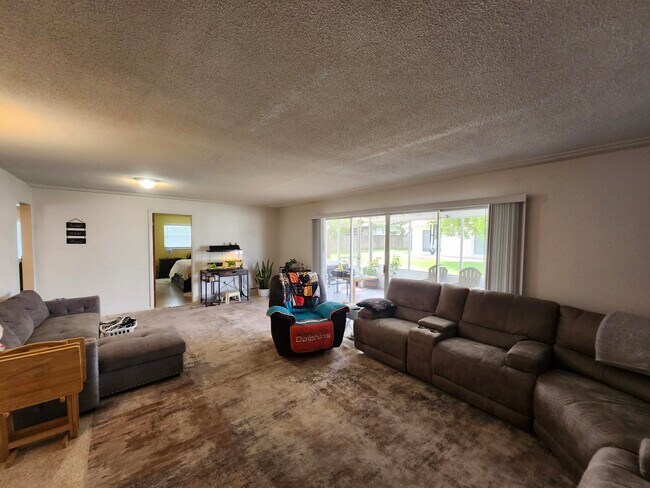 Building Photo - 2521 Tomoka Ave