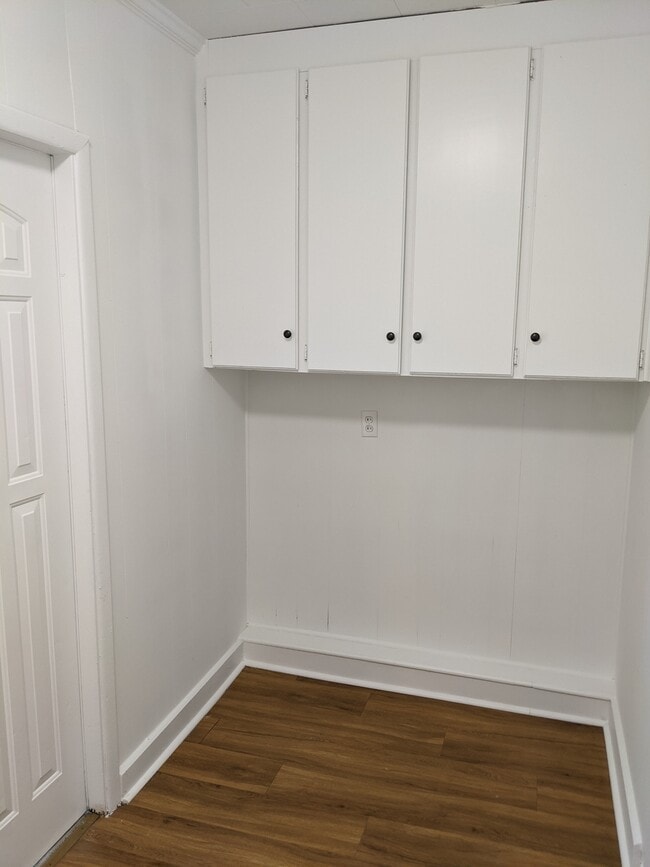 Building Photo - 1000 Fairlane Dr