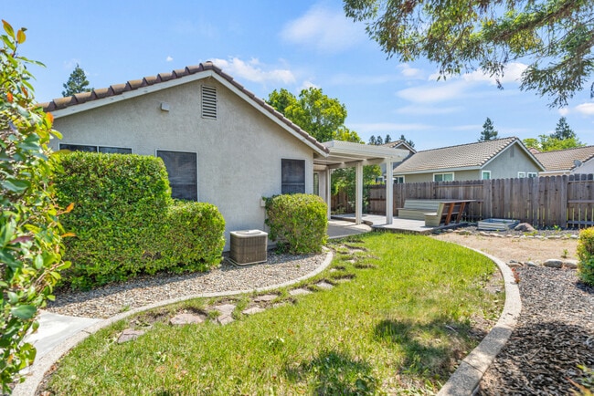 Building Photo - 3635 Poppy Hill Way