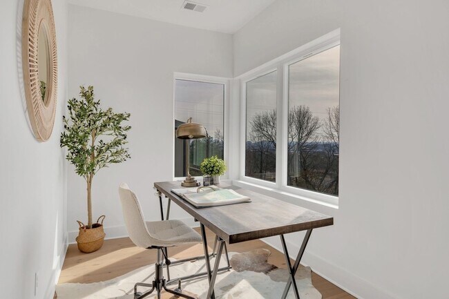 Building Photo - 2306 Ilolo St