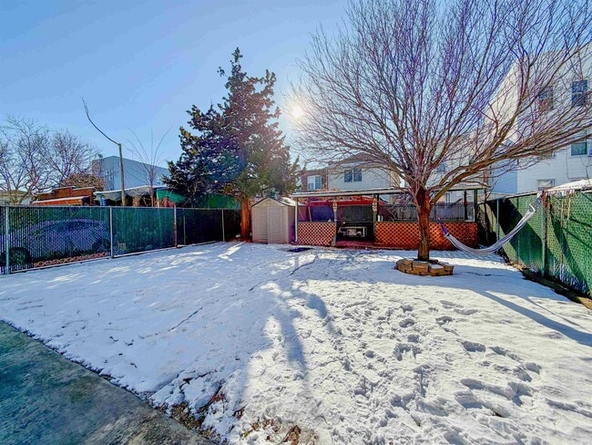 Building Photo - 157 Neptune Ave