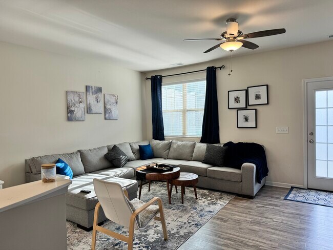 Building Photo - 529 Common Raven Ct