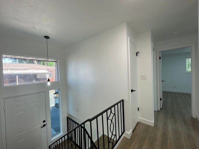 Building Photo - Beautifully Remodeled 2-Bedroom Duplex by Provo River Trail