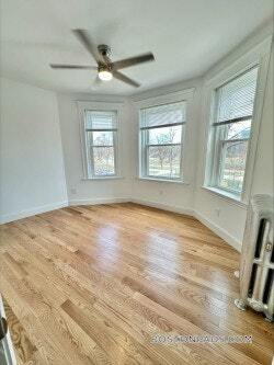 Building Photo - 143 Park Dr