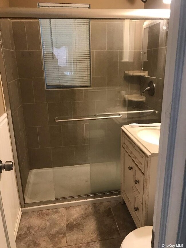 Building Photo - 53 Valentine Ave