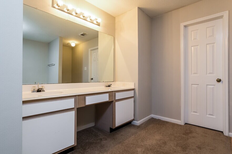 Building Photo - 5511 Deer Timbers Trail
