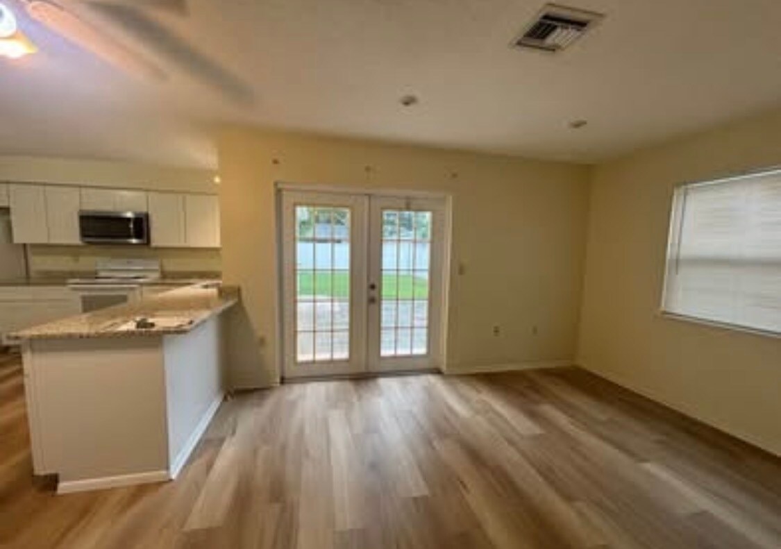 Building Photo - 6452 109th Ter N