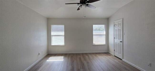 Building Photo - 606 Lakemont Dr