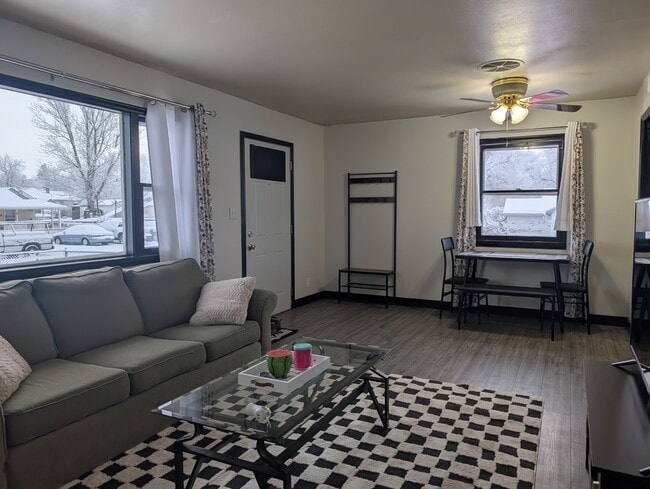 Building Photo - 211 E Jackson St