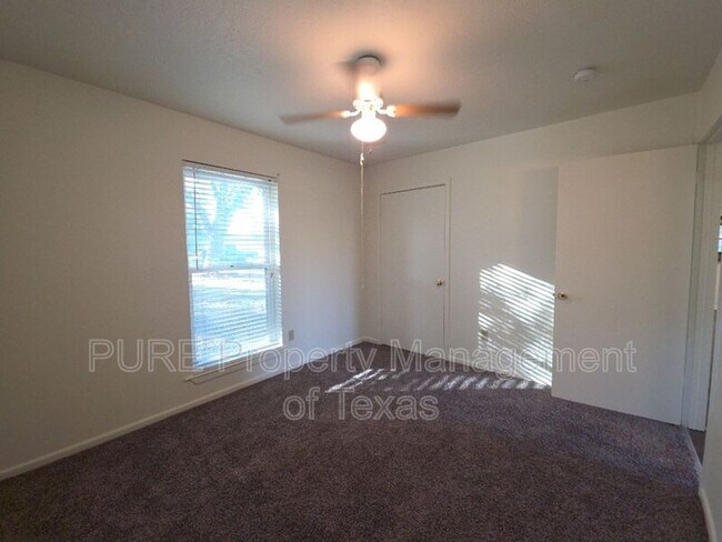 Building Photo - 304 McClendon Dr
